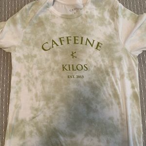 Men’s caffeine and kilos tee